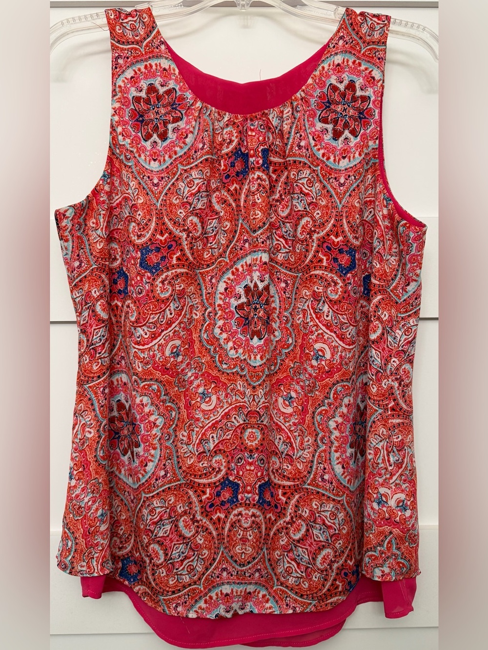 Rose and Olive Sleeveless Paisley Print Women's Top - Coral/Red. Size-M